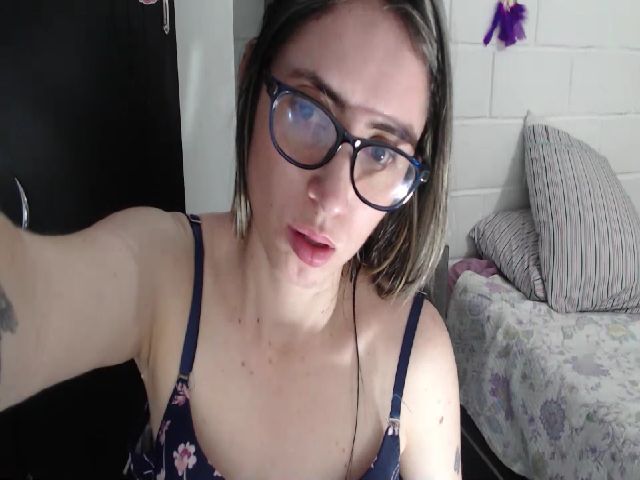 Live sex webcam photo for BellaThompson #271256810