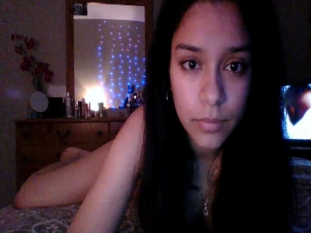 Live sex webcam photo for Adrianaxo1 #271256483