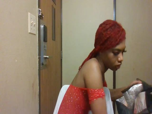 Live sex webcam photo for SexyCarmel34 #271260043