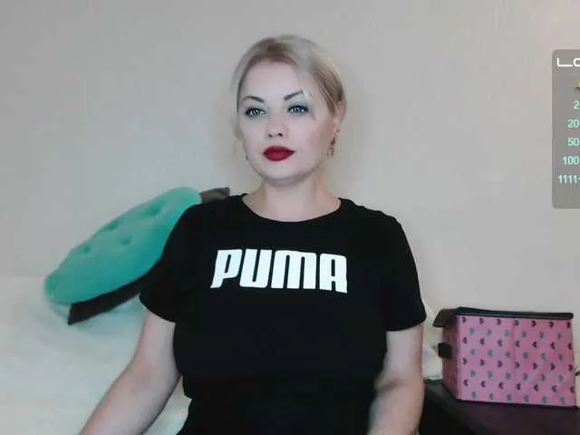 Live sex webcam photo for JewellFairy #271261893