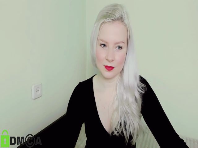 Live sex webcam photo for Violetta33 #271263234