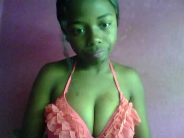Live sex webcam photo for la-belleblack #271270601