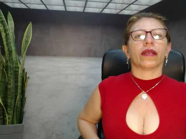 Live sex webcam photo for maturehot-1 #271277292