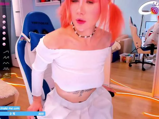 Live sex webcam photo for TokyoCat #271276328