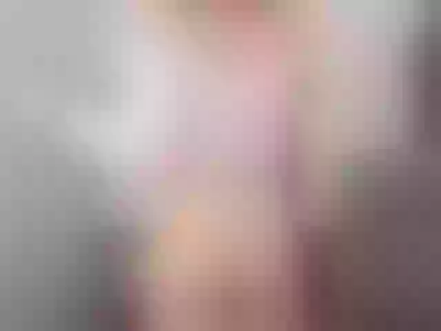 Live sex webcam photo for NicolMoon3 #271273269