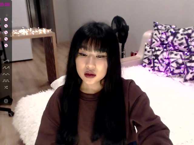 Live sex webcam photo for LucyLiu #271281138