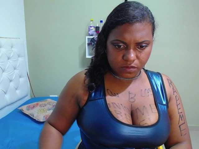 Live sex webcam photo for dirty-lady2 #271281631