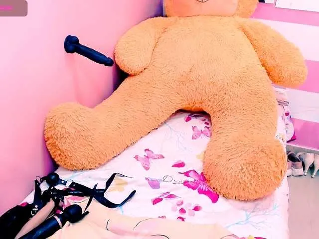 Live sex webcam photo for GlendaHolt #271277116