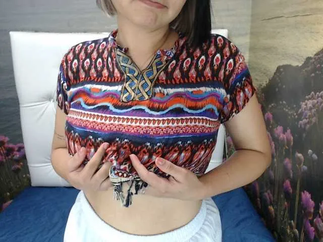 Live sex webcam photo for JuliaReeves #271281853