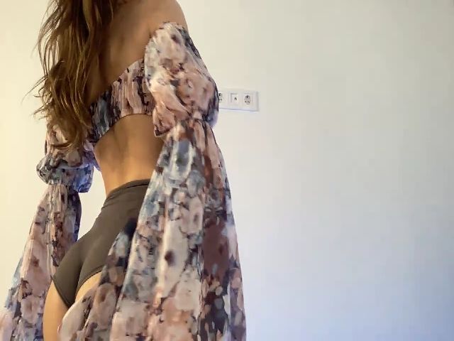 Live sex webcam photo for SweetTits20 #271283866