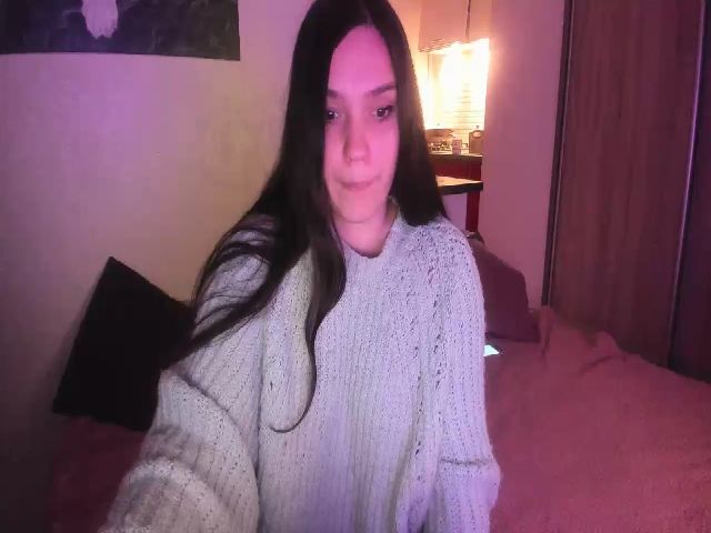 Live sex webcam photo for YumiBelle #271279373