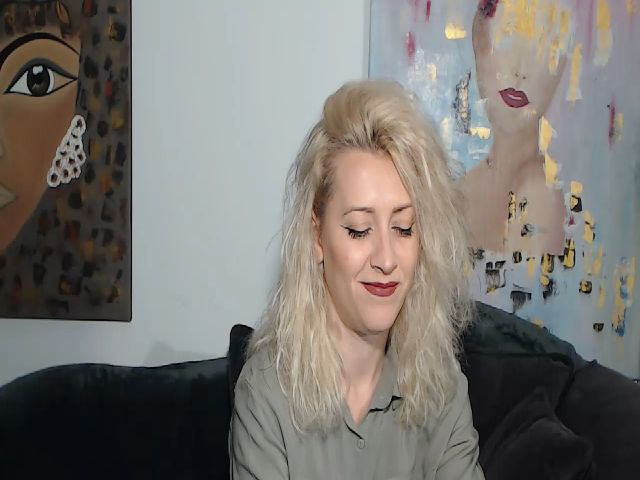 Live sex webcam photo for RrrBecca #271278814