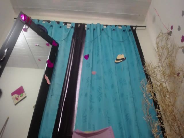Live sex webcam photo for Nefertary #271279825
