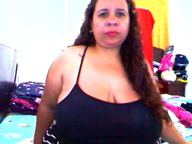 Live sex webcam photo for LatinaBigAss4 #271283532
