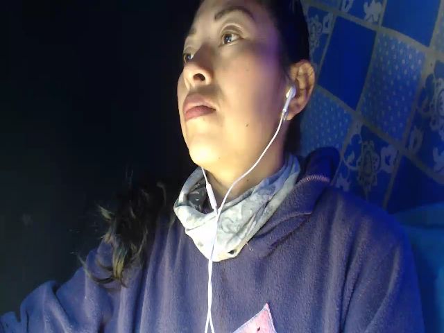 Live sex webcam photo for CHILENITAHOT #271275593