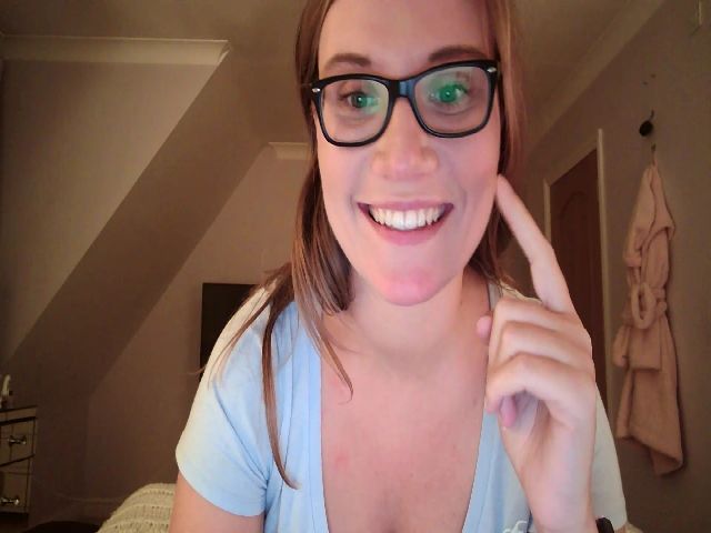 Live sex webcam photo for JennyMFC #271281859