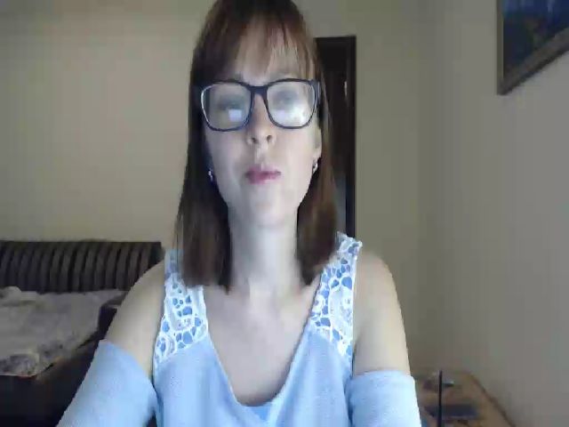 Live sex webcam photo for SmallUniverse #271275032