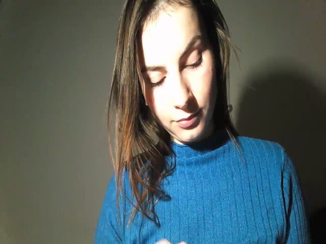 Live sex webcam photo for MisssSun #271279563