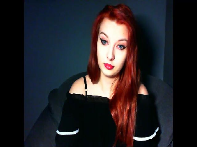 Live sex webcam photo for VirginLuna18 #271278636