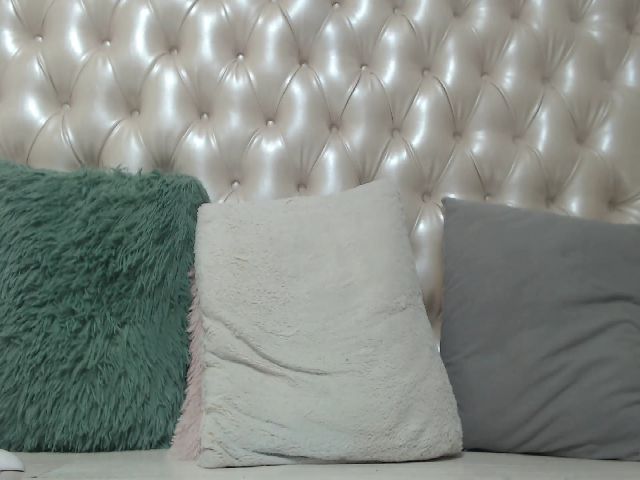 Live sex webcam photo for MissyAlba #271283304