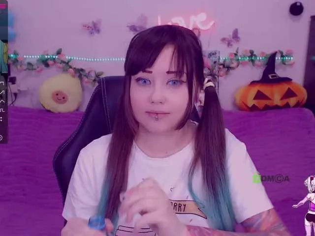 Live sex webcam photo for LittleKitsune #271280532