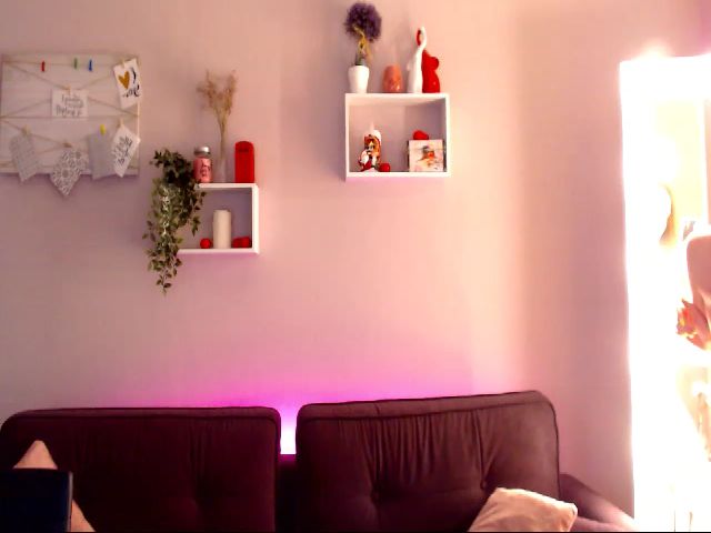 Live sex webcam photo for KateGreen #271274722