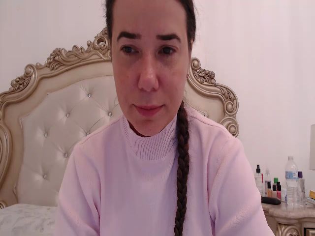 Live sex webcam photo for Godiva6 #271284206