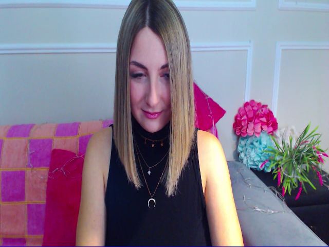 Live sex webcam photo for FeralBerry78 #271283153