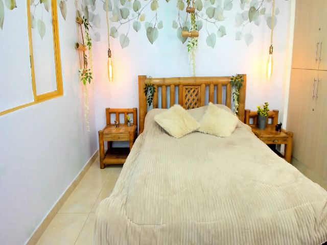 Live sex webcam photo for Prettypervyyx #271274992