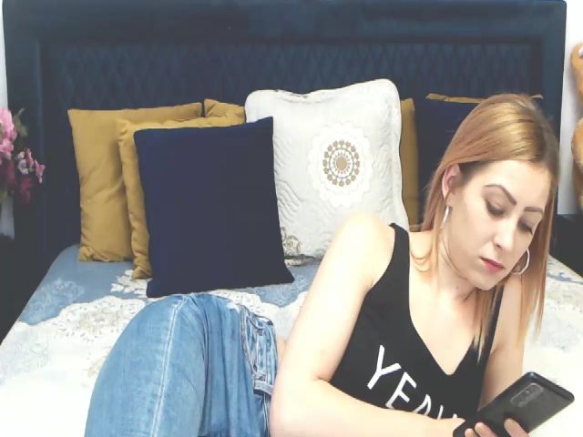 Live sex webcam photo for Marissa_Cute #271283176