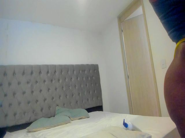 Live sex webcam photo for Afro__Goddess #271279760