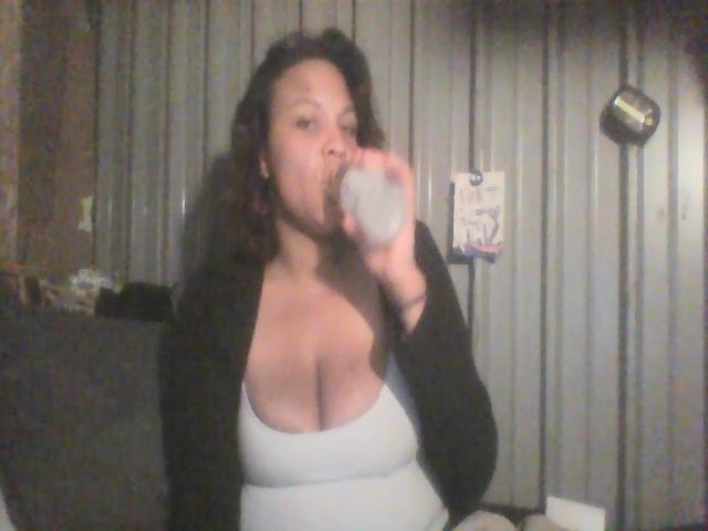 Live sex webcam photo for LailaRedd19 #271275727