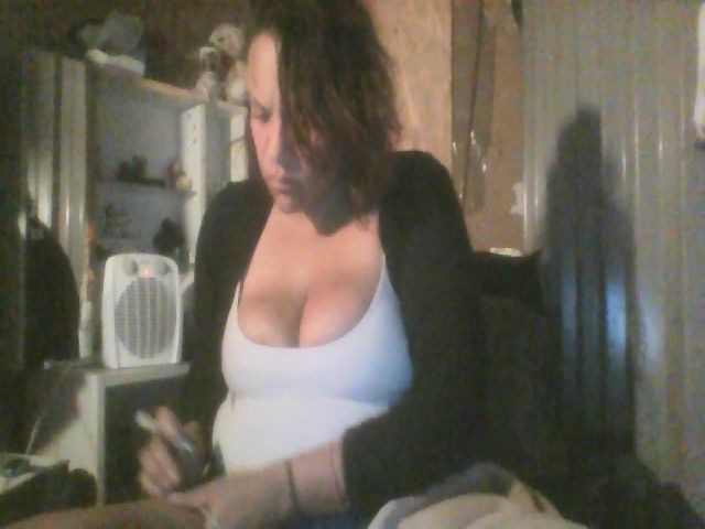 Live sex webcam photo for LailaRedd19 #271275779