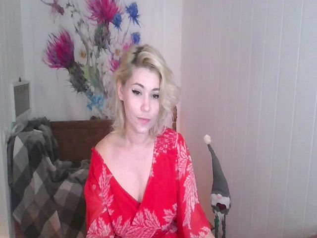 Live sex webcam photo for AliceMood #271274837