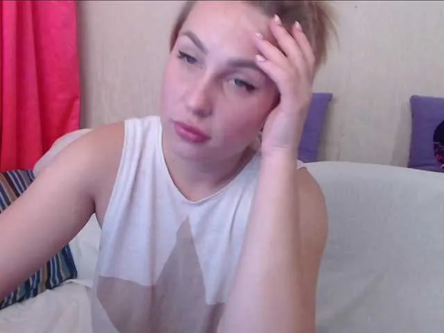 Live sex webcam photo for Jemalia #271276721