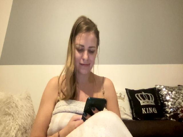 Live sex webcam photo for AnnaDiamond1 #287889217