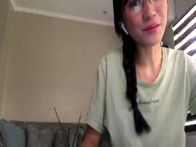 Live sex webcam photo for JUICY_KRISSY #271274937