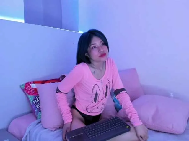 Live sex webcam photo for CaeliBird #271281691