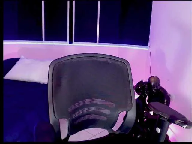 Live sex webcam photo for Gabi17a #271270872