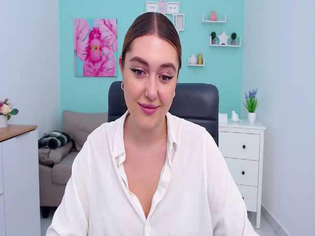 Live sex webcam photo for NicoleConnor #271278497