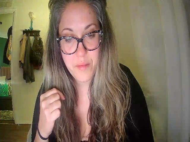 Live sex webcam photo for Laural55 #271272177