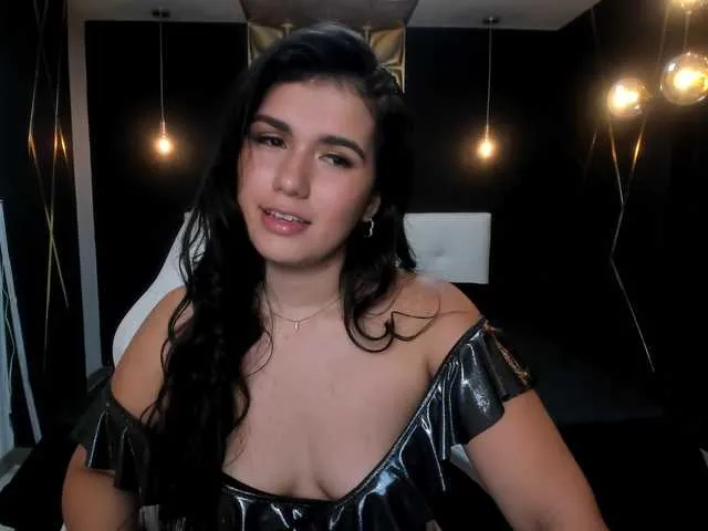 Live sex webcam photo for LaurieStevens #271273783