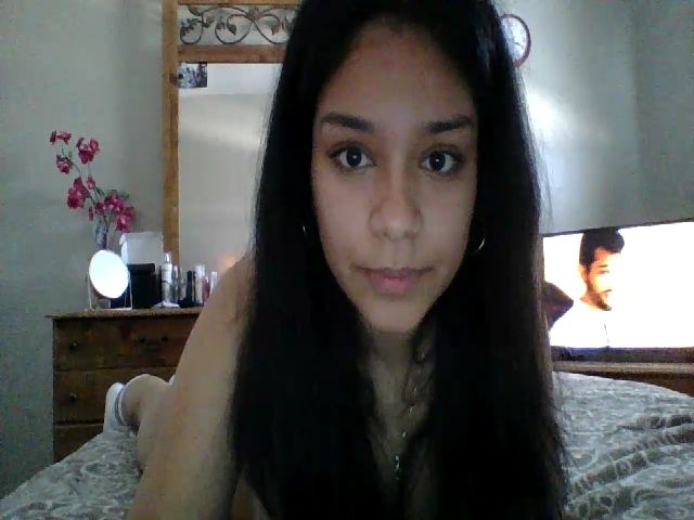 Live sex webcam photo for Adrianaxo1 #271282567