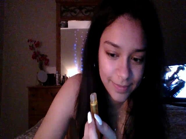 Live sex webcam photo for Adrianaxo1 #271284294