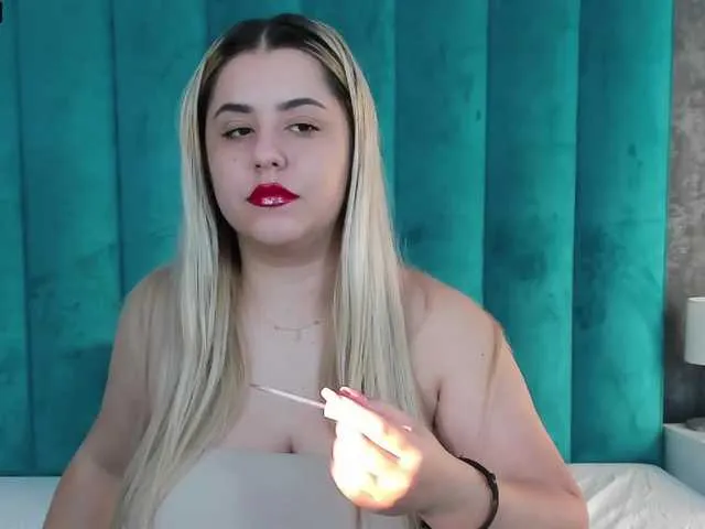 Live sex webcam photo for LarissRose #271273890