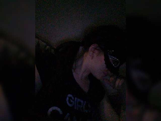 Live sex webcam photo for Molly-sex #271276290