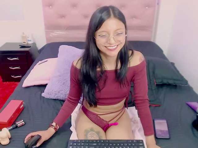 Live sex webcam photo for Alexapiink #271273876