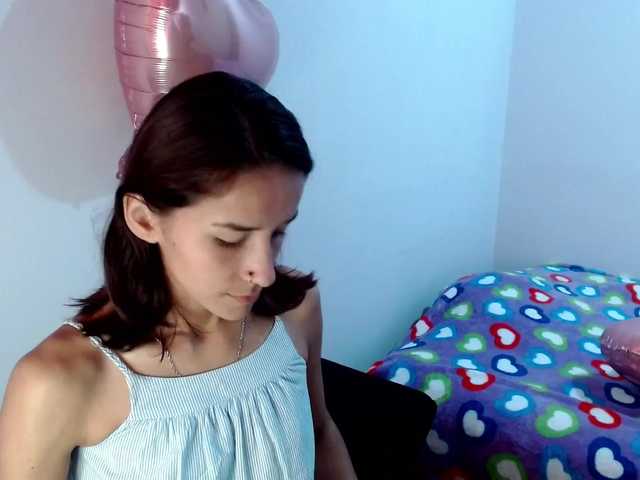 Live sex webcam photo for KENYAN21 #271280977