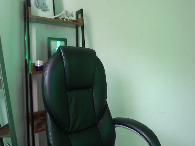 Live sex webcam photo for Emiily__ #271277940