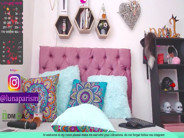 Live sex webcam photo for Luna_Roberts #271282343